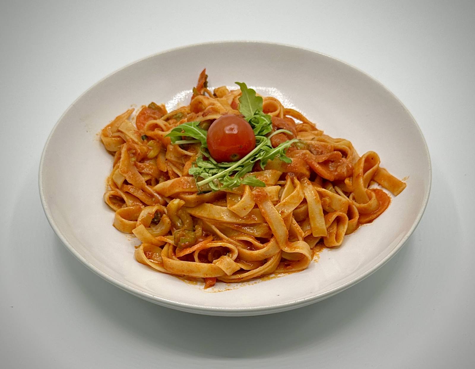 Tagliatelles aux légumes et coulis de poivrons